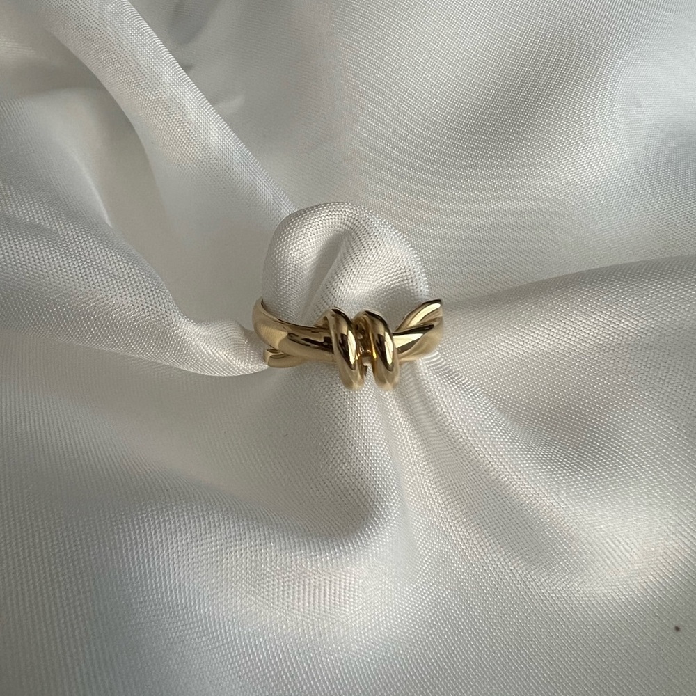 // 18K (750) REAL SOLID GOLD KNOT RING